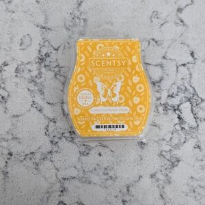 Scentsy Golden Sunflower Fields Wax Bar - Vibrant Yellow